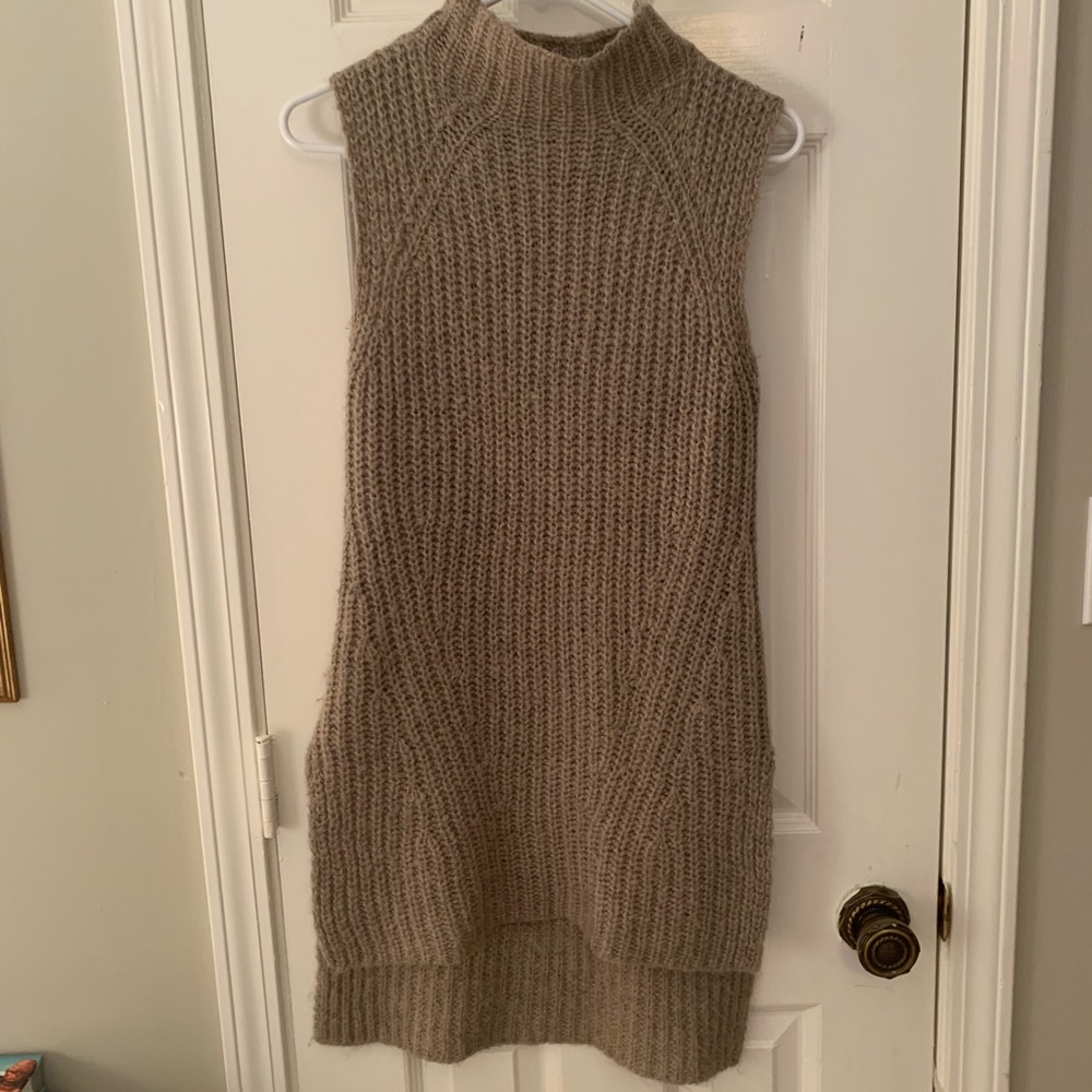 Women’s sweater tank